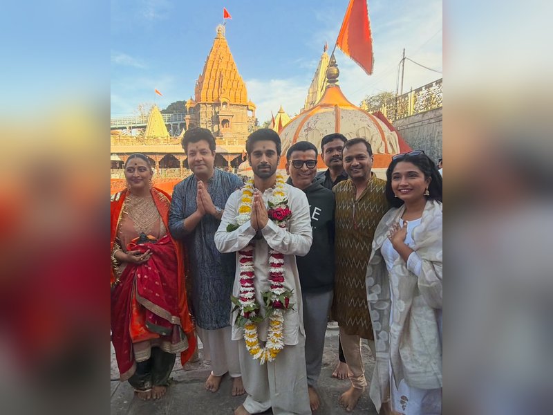 Pulkit Samrat, Varun Sharma offers prayers at Mahakaleshwar Jyotirling ahead of 'Rahu Ketu' release