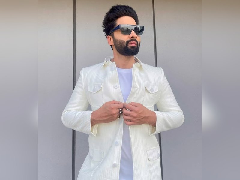 सिर्फ एक्टिंग तक सीमित नहीं जैकी भगनानी और जय भानुशाली, अलग-अलग अंदाज में फैंस से रहते कनेक्ट