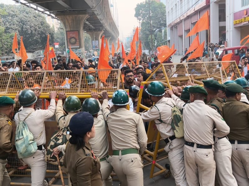 Tripura: VHP, Bajrang Dal protest against atrocities on Hindus in B’desh (Photo: IANS)