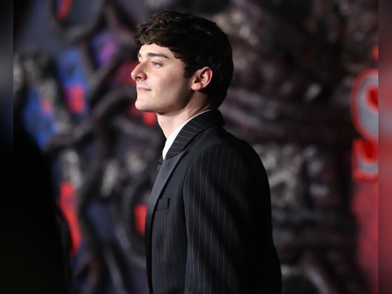 Noah Schnapp says child actors need therapy