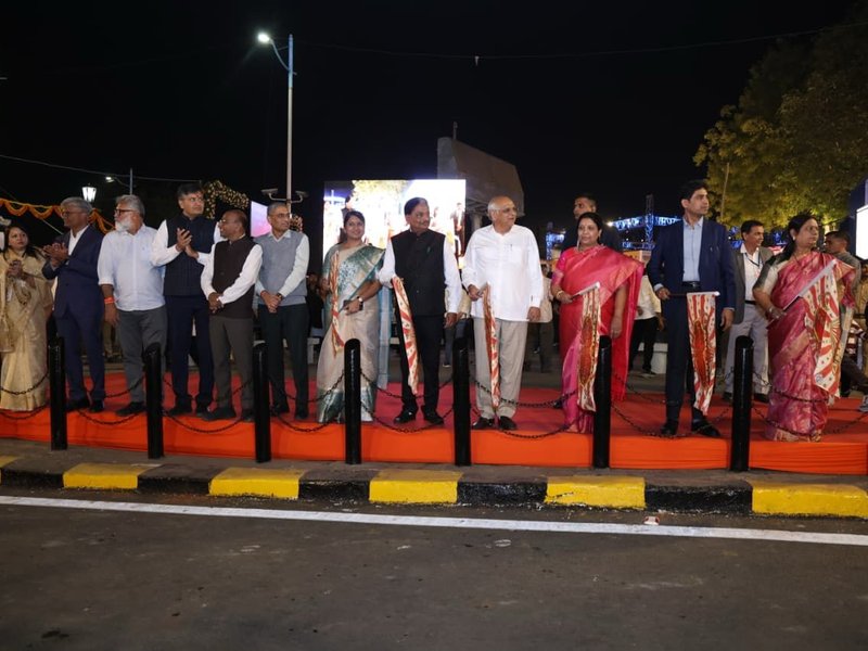 Gujarat CM Inaugurates Kankaria Carnival 2025 with Grand Spectacle (Photo: IANS)