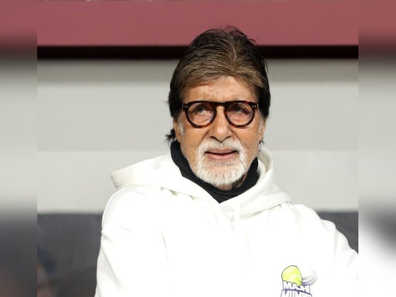 Amitabh Bachchan gorges on cookies: ‘Chapad chapad ka rahe hai’ 