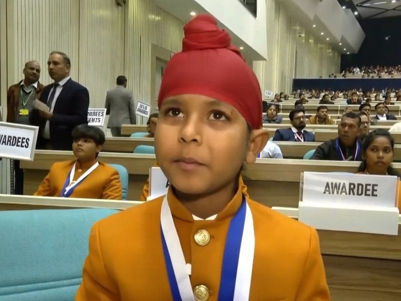 राष्ट्रपति मुर्मू के हाथों राष्ट्रीय बाल पुरस्कार पाकर खुश हुए प्रतिभाशाली बच्चे, बोले- कभी सपने में भी नहीं सोचा था