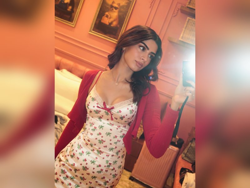 Khushi Kapoor has ‘no regrets’ after indulging in too much bread pudding