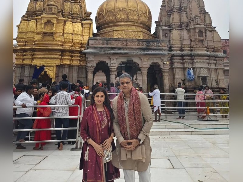 Bhagyashree bids goodbye to 2025 with a soulful spiritual journey in Banaras