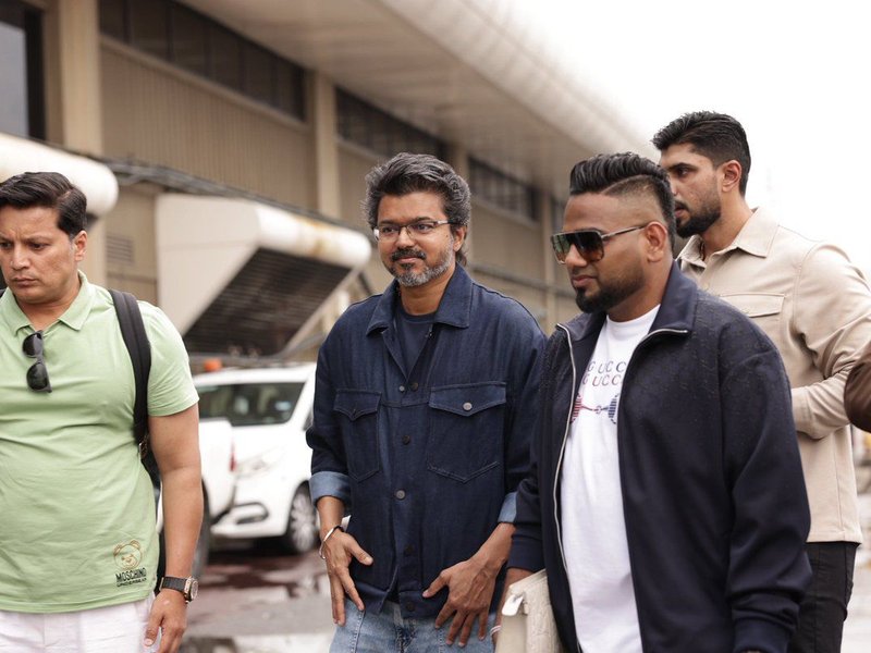 Thalapathy Vijay welcomed with Silat performance in Malaysia ahead of 'Jana Nayagan' audio launch 