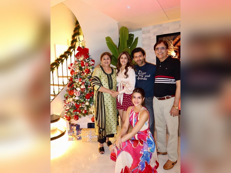 Kriti Sanon celebrates Christmas with sister Nupur & to be brother-in-law Stebin Ben 