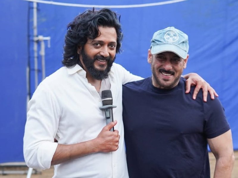 Riteish Deshmukh wishes his ‘bhau’ Salman Khan on birthday: Day filled with love, laughter, happiness