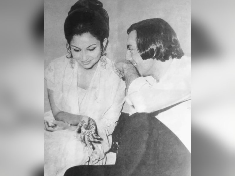 Saba Pataudi wishes Happy Anniversary to one of the most 'iconic couples' in history