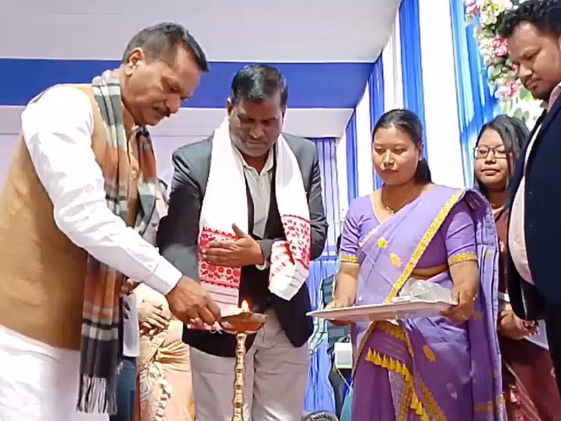 असम: डिब्रूगढ़ में चाय बागान कामगारों के लिए ‘स्वस्थबन श्रमिक योजना’ का पायलट प्रोजेक्ट लॉन्च