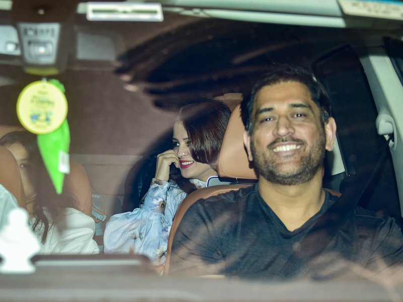 अर्जुन तेंदुलकर की शादी में पहुंचे राहुल द्रविड़, एमएस धोनी और युवराज सिंह  