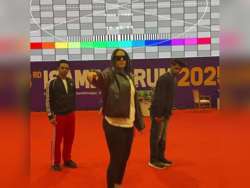 Neha Dhupia dances her heart out as she performs on stage after almost 8 years