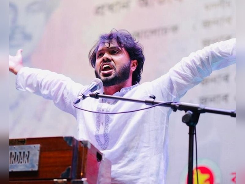 Bangladesh: Inqilab Moncho blocks road in Chattogram to demand justice for Hadi