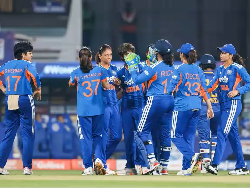 Vaishnavi, Arundhati pick two wickets each as India beat spirited Sri Lanka by 30 runs in the fourth T20I at the Greenfield International Stadium in Thiruvananthapuram on Sunday. Photo credit: BCCI 
