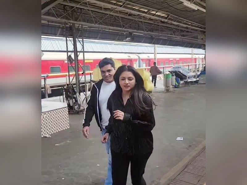 'Chhukchuk gaadi' Bhagyashree enjoys a train ride after a long time