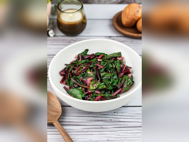 शरीर को डिटॉक्स करने के लिए फायदेमंद चुकंदर के पत्ते, खून की कमी को करते है दूर