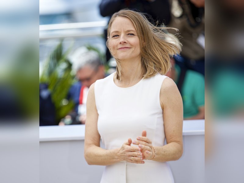 Jodie Foster says she can’t multi-task