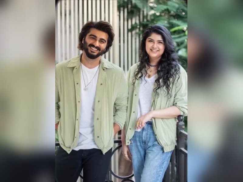 Arjun Kapoor thanks sister Anshula Kapoor for always having his back 