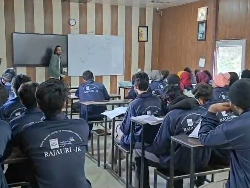 राजौरी में सेना की पहल से सपने पूरे कर रहे युवा, मुफ्त कोचिंग की सुविधा बनी मददगार