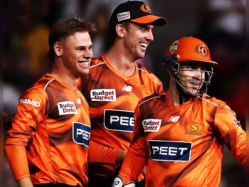 कप्तान टर्नर ने खेली 99 रन की नाबाद पारी, स्कॉर्चर्स ने थंडर्स को बुरी तरह हराया