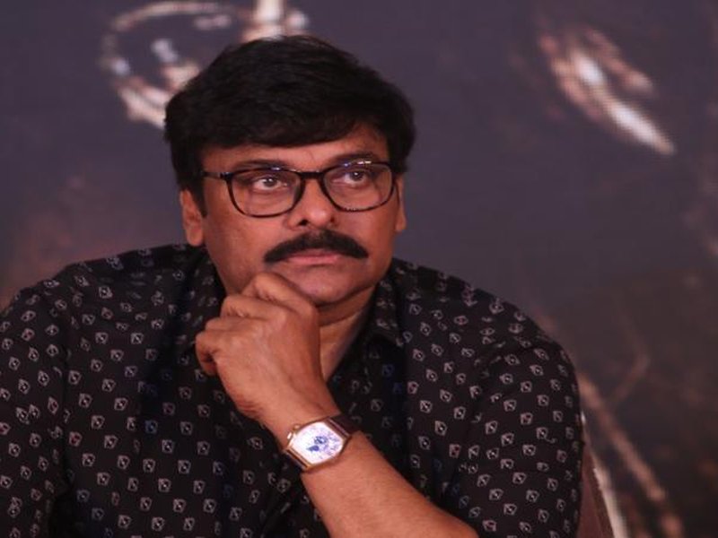 Chiranjeevi stands strong with Mohanlal as he mourns the loss of his mother