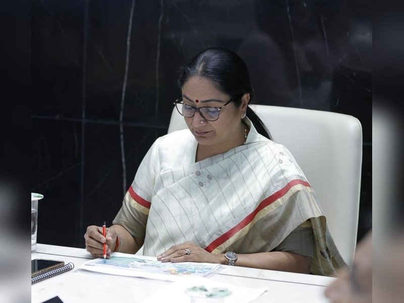 Delhi Cabinet approves Bill to decriminalise minor offences (Photo: @gupta_rekha/X)