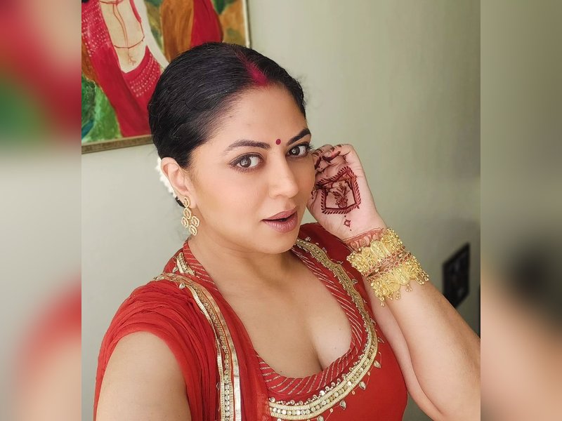 'उनकी यादें आज भी मेरे दिल में जिंदा हैं', जिंदगी के कुछ पुराने लम्हों में खोईं कविता कौशिक 