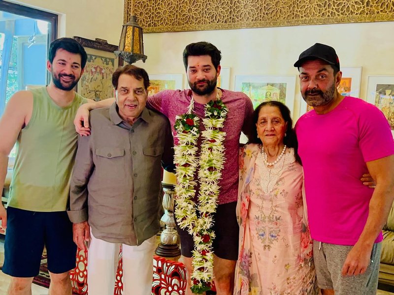 Sunny Deol, Bobby Deol say 'Ikkis' is 'Dharmendra’s gift to the Earth,' call it 'a treasure for their family'