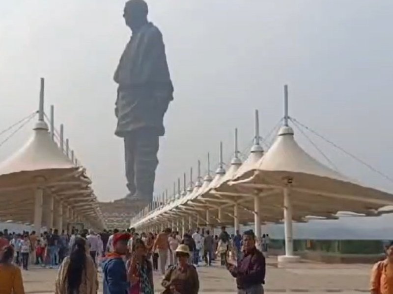 स्टैच्यू ऑफ यूनिटी ने पर्यटकों का ध्यान खींचा, साल के आखिरी दिन 60 हजार से ज्यादा पर्यटक पहुंचे 