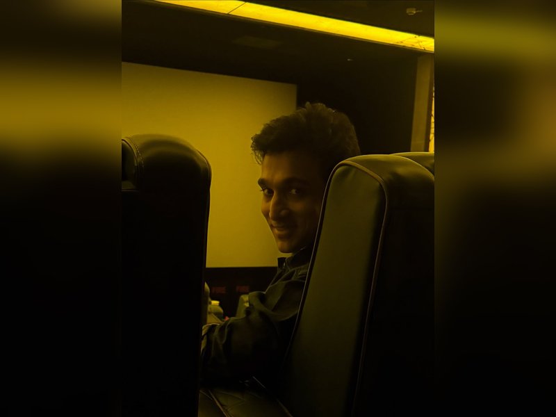 Pratik Gandhi spends the last day of 2025 the old school way