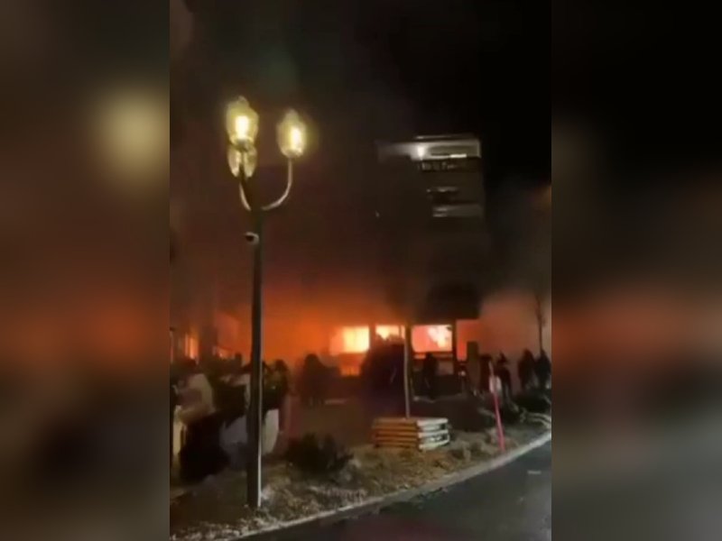 नए साल के जश्न में स्विट्जरलैंड के बार में धमाका, कई लोगों की मौत और कई घायल