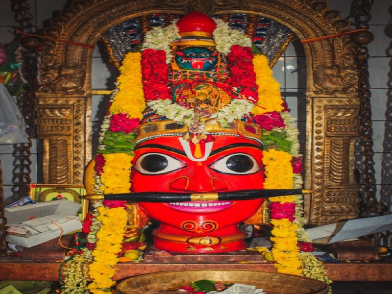 कूथंडावर मंदिर: यहां एक दिन की शादी के बाद मंदिर में चूड़िया तोड़ मृत्यु का शोक मनाते हैं किन्नर