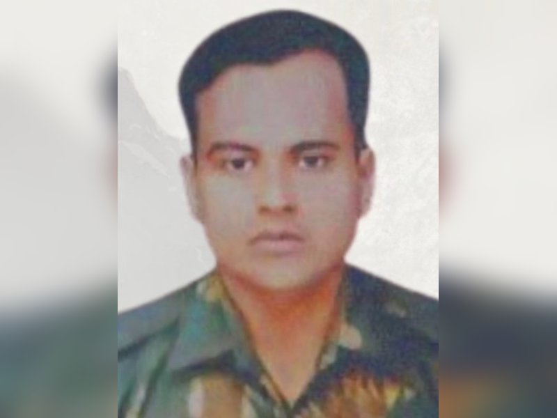 'चिंता मत करो पिताजी…', सेना की कहानियों में पला बच्चा जब बना कारगिल का योद्धा, मेजर विवेक गुप्ता की अमर गाथा