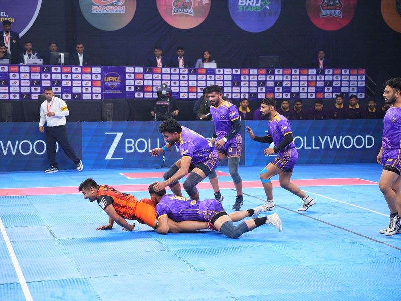 Lucknow Lions start new year with dominant win over Awadh Ramdoots in Season 2 of the Uttar Pradesh Kabaddi League (UPKL) at the Noida Indoor Stadium in Noida on Thursday. Photo credit: UPKL