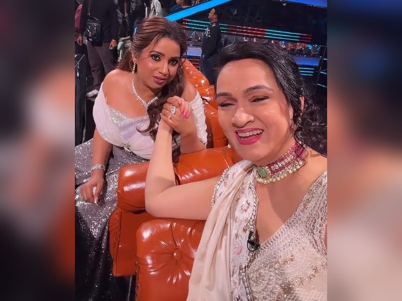 Padmini Kolhapure sings ‘Yeh galiyan yeh chaubara’ with Shreya Ghoshal: When emotions need a melody