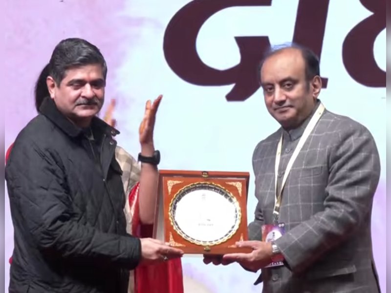 दिल्ली शब्दोत्सव 2026: उत्तर-दक्षिण के बीच विवाद खड़ा करने पर सुधांशु त्रिवेदी का बेबाक अंदाज, युवाओं के लिए पढ़ी ये शायरी