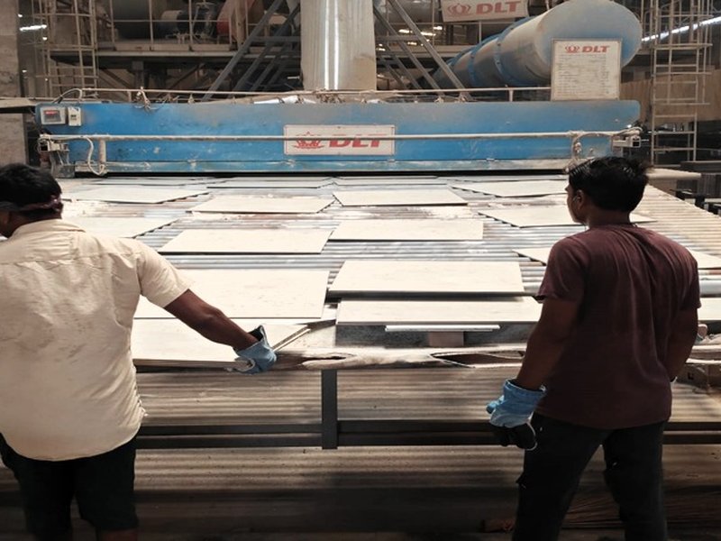 गुजरात : भारत के कुल सिरेमिक निर्यात में 90 प्रतिशत हिस्सेदारी के साथ मोरबी बना देश की ‘सिरेमिक राजधानी’