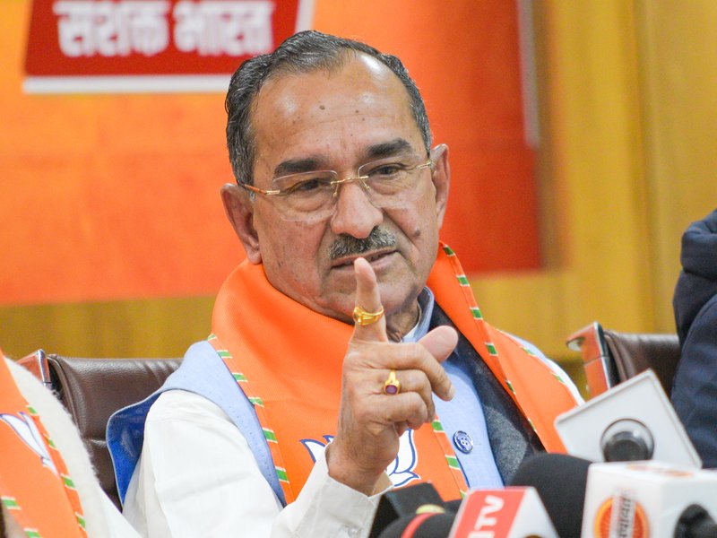 Jaipur: Rajasthan Bharatiya Janata Party President Madan Rathore addresses a press conference at the BJP headquarters in Jaipur on Tuesday, January 6, 2026. (Photo: IANS)