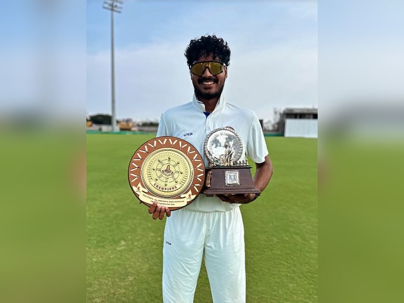 Hyderabad's Aman Rao Perala smashes double ton vs Bengal in Vijay Hazare Trophy