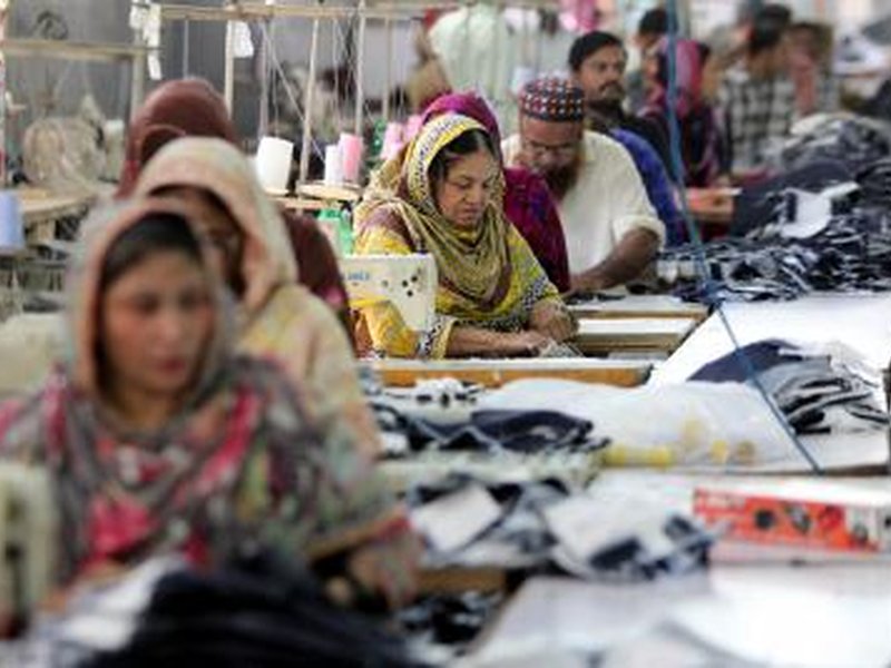  Pakistan’s economic crisis deepens as exports shrink 