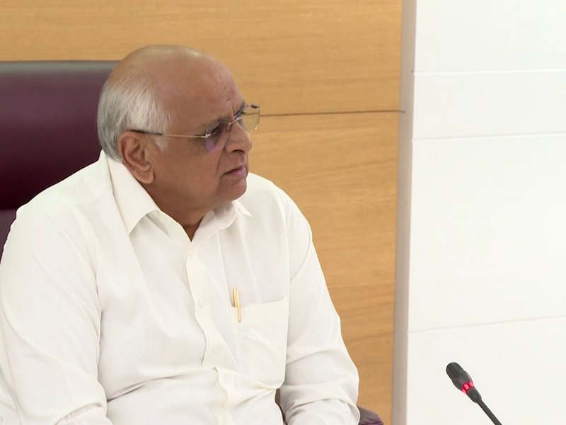 गांधीनगर : सीएम भूपेंद्र पटेल ने टाइफाइड महामारी से पैदा हुए हालात का रिव्यू करने के लिए एक हाई-लेवल मीटिंग की