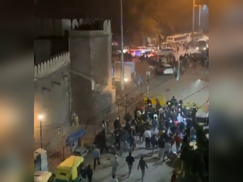 Tensions erupt during anti-encroachment drive near Old Delhi mosque