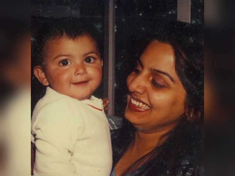 Neetu Kapoor drops a heart melting throwback pic with the 'cutest' Riddhima Kapoor 