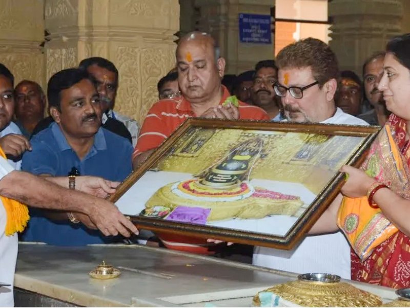 Smriti Irani shares pictures of her visits to Somnath temple over the years with husband Zubin Irani
