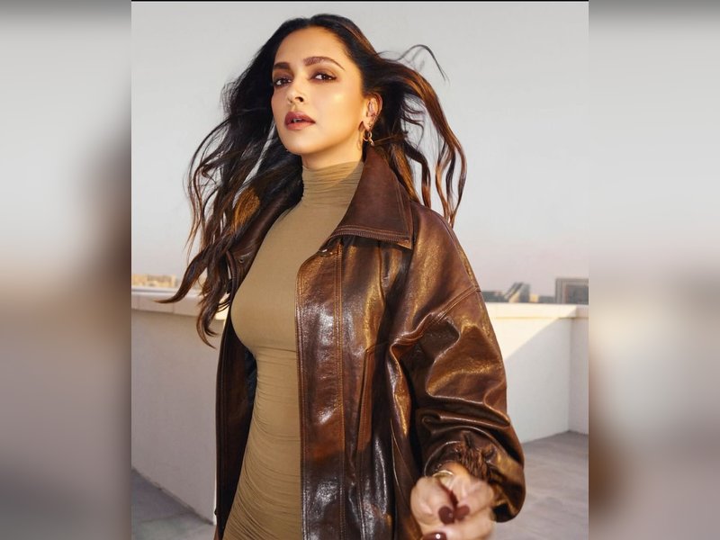 When Deepika Padukone thanked SRK, Farah Khan for making her debut in 'Om Shanti Om' easy & comfortable	