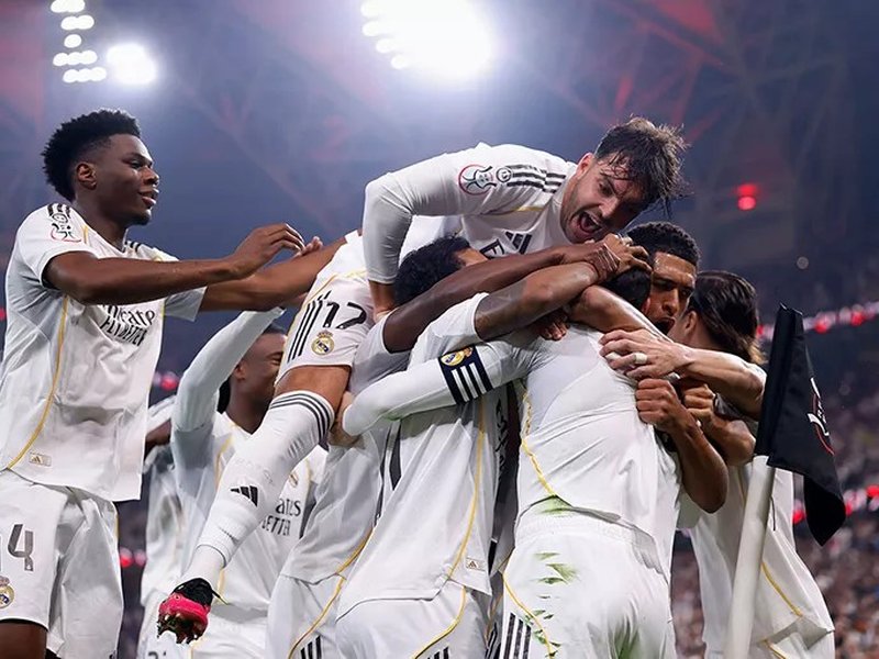 Courtois keeps Atletico at bay to power Real Madrid into Spanish Super Cup final