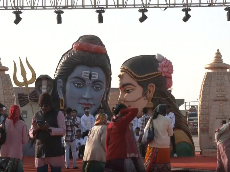 पीएम मोदी के गुजरात दौरे की तैयारी पूरी, मंत्री अर्जुन मोढवाडिया और जिलाधिकारी निलेश उपाध्याय ने दी जानकारी 