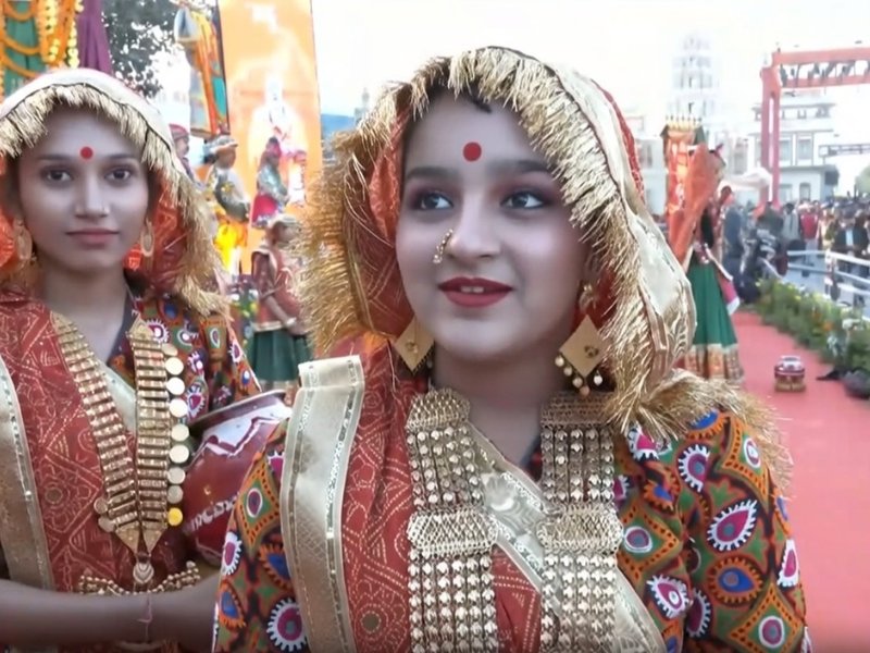 सोमनाथ में 'शौर्य यात्रा' से पहले गूंजे वैदिक मंत्र, सांस्कृतिक कार्यक्रम पेश कर रहे कलाकारों में दिखा उत्साह