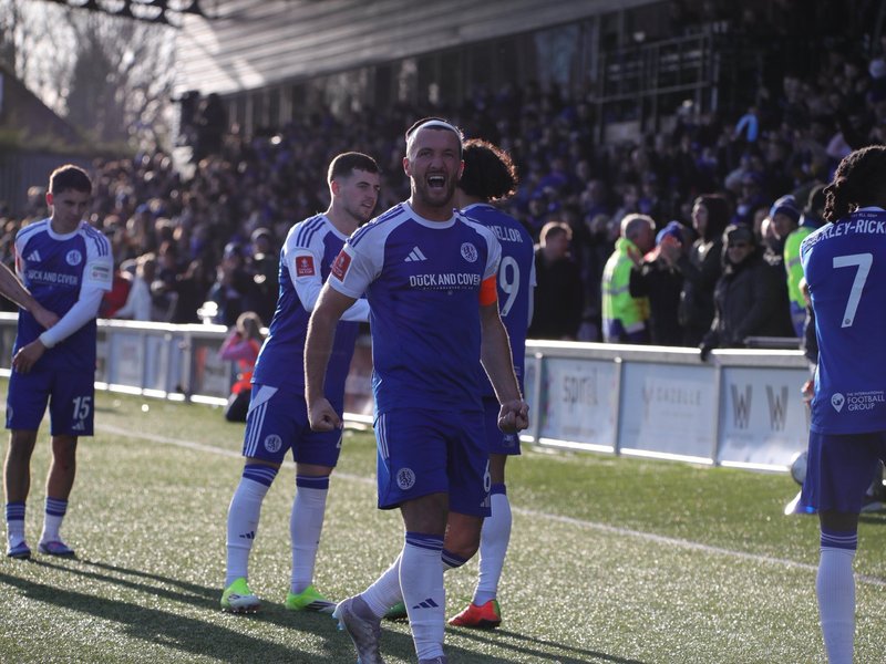 Chelsea beat Charlton Athletic, Macclesfield knock out holders Crystal Palace in greatest FA Cup upset