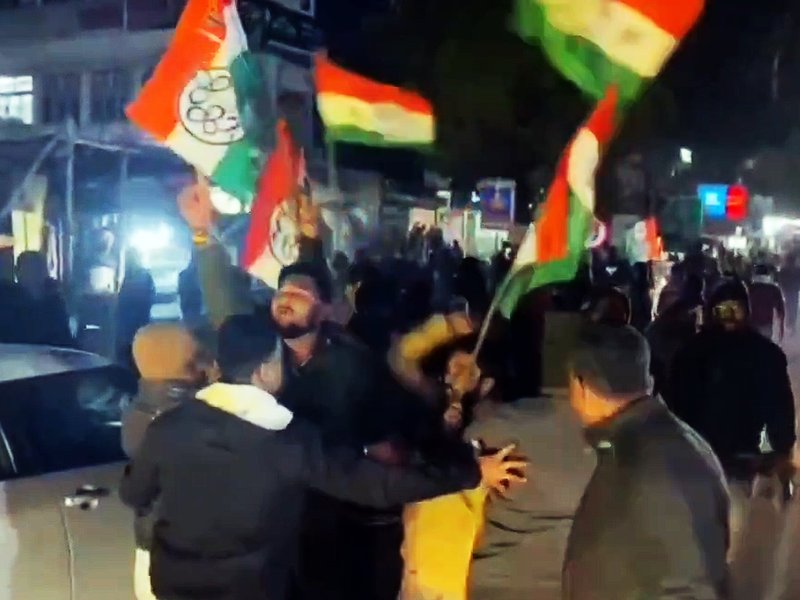 HM Amit Shah dials Suvendu Adhikari, enquires about attack on his convoy